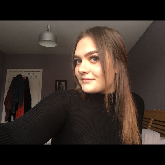 Meet your Posher, Haley - Picture 1 of 1